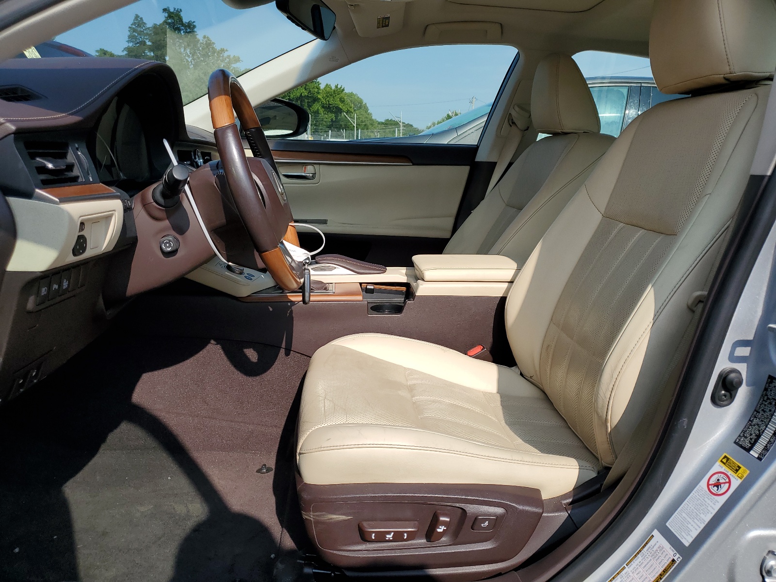 JTHBW1GGXH2133881 2017 Lexus Es 300H