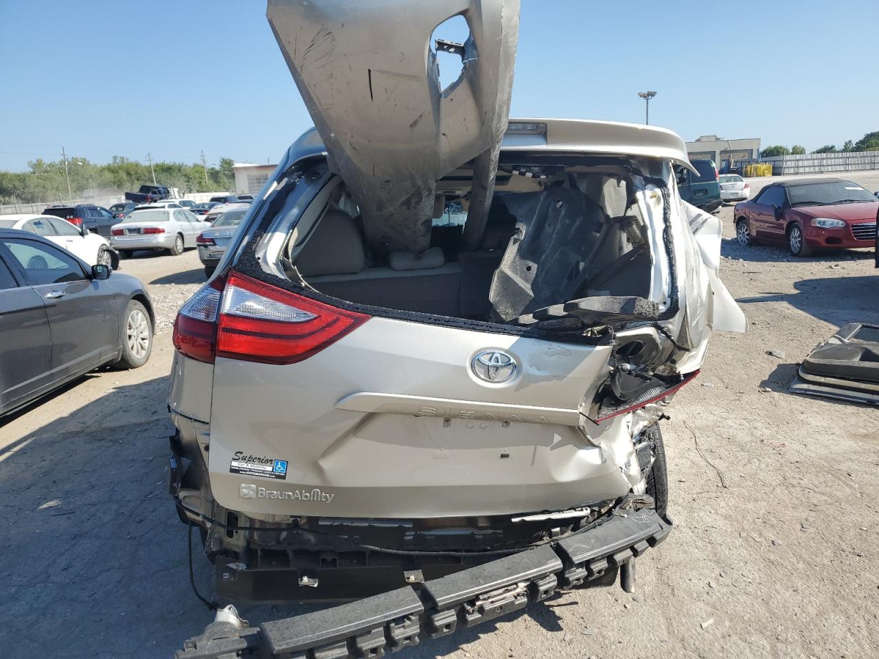 2015 Toyota Sienna Xle VIN: 5TDYK3DC5FS613885 Lot: 66953814