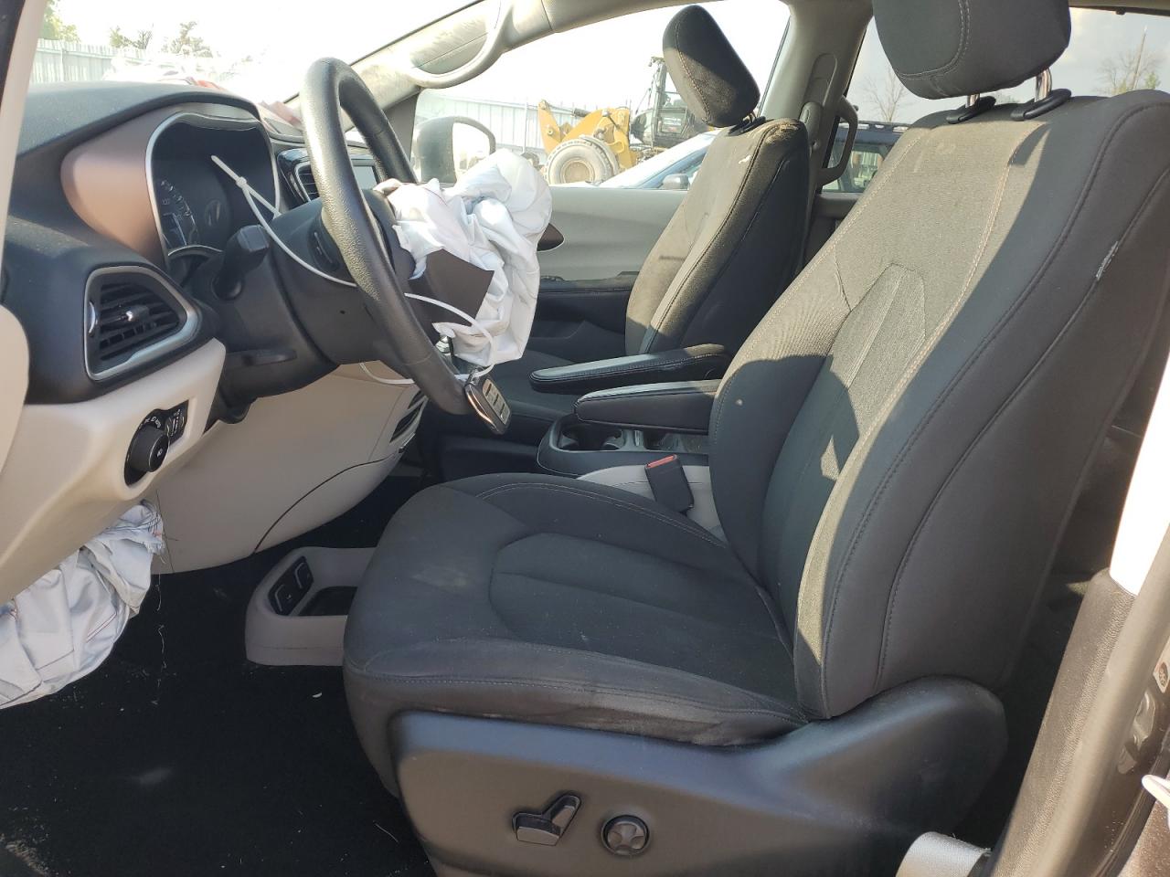 2018 Chrysler Pacifica Touring Plus VIN: 2C4RC1FG8JR365591 Lot: 67330214