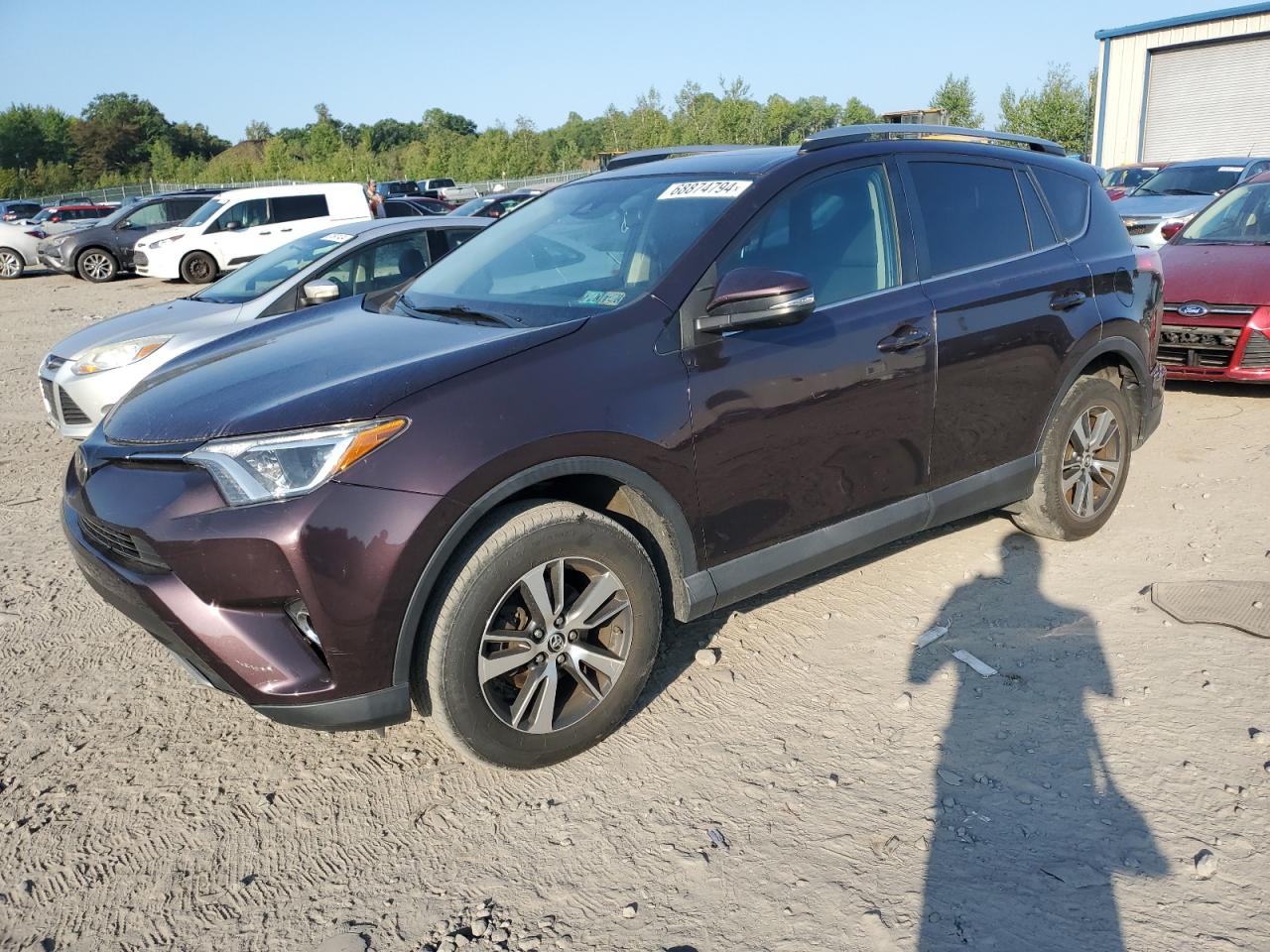 2T3RFREVXHW675134 2017 Toyota Rav4 Xle