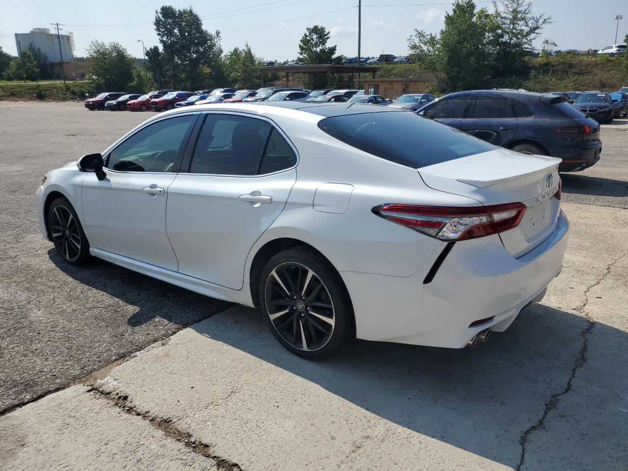 4T1B61HK8JU087607 2018 TOYOTA CAMRY - Image 2