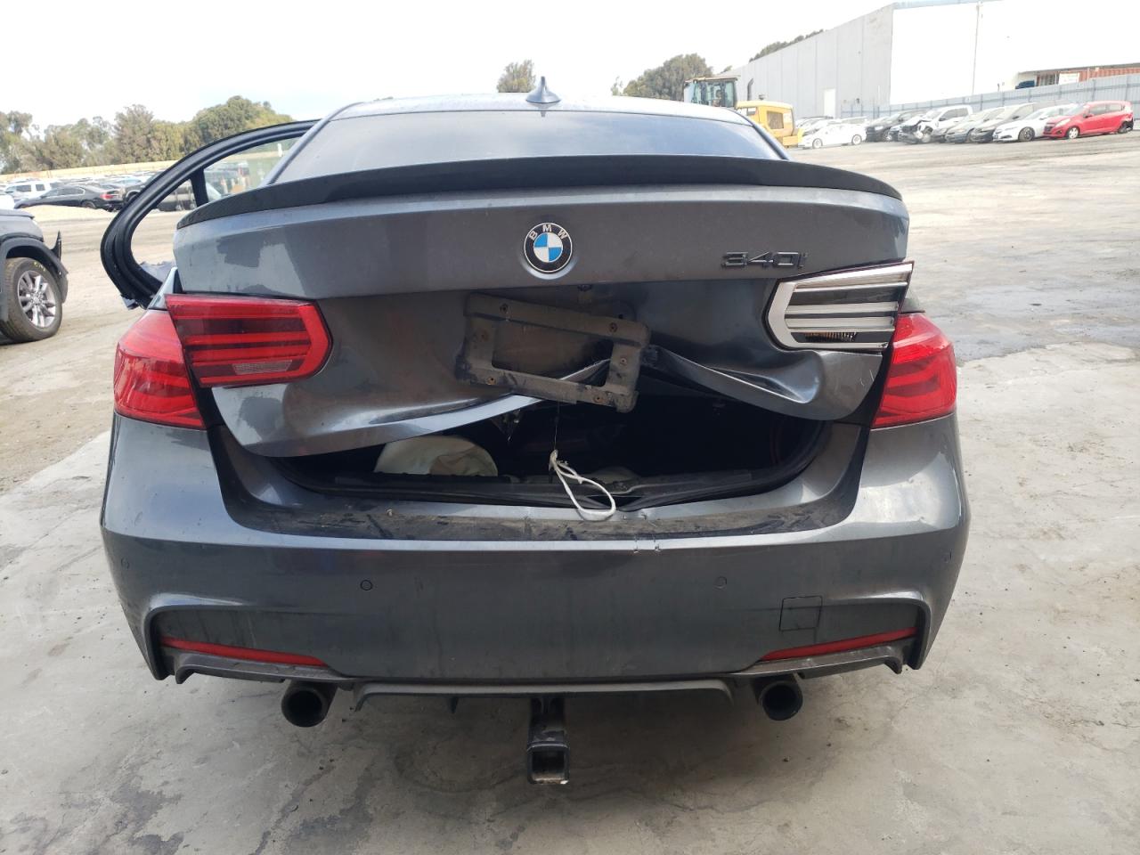 WBA8B7G55HNT70766 2017 BMW 340 Xi