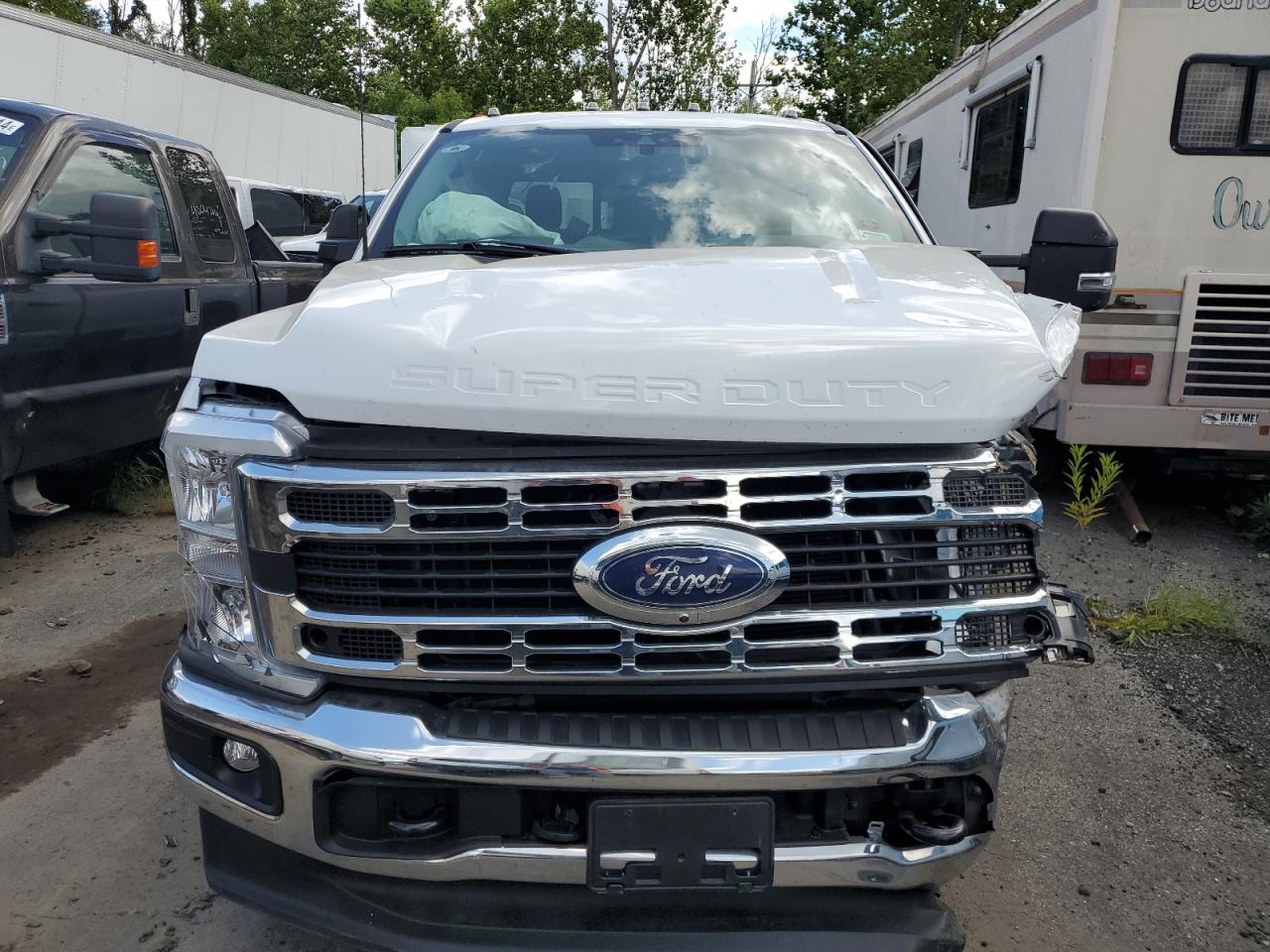 2023 Ford F350 - Image 5