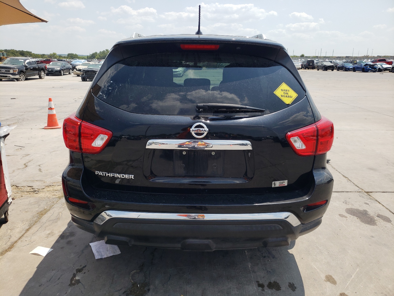 2018 Nissan Pathfinder S vin: 5N1DR2MN0JC643419