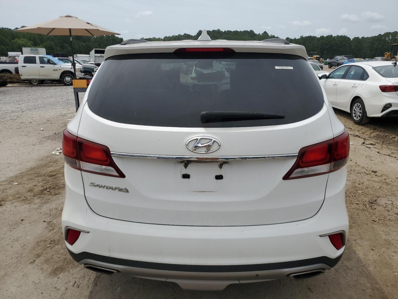 KM8SM4HF3HU168986 2017 Hyundai Santa Fe Se