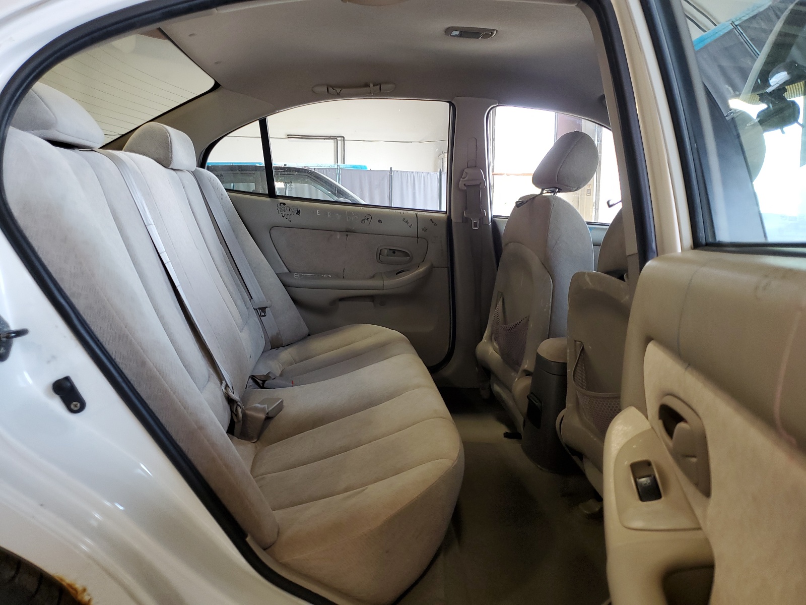 KMHDN46D04U799129 2004 Hyundai Elantra Gls