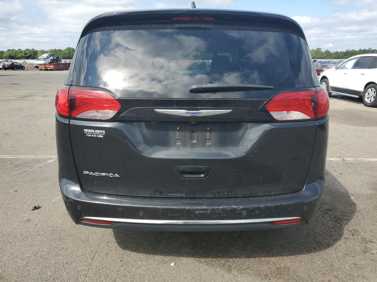 2C4RC1BG9JR274240 2018 Chrysler Pacifica Touring L