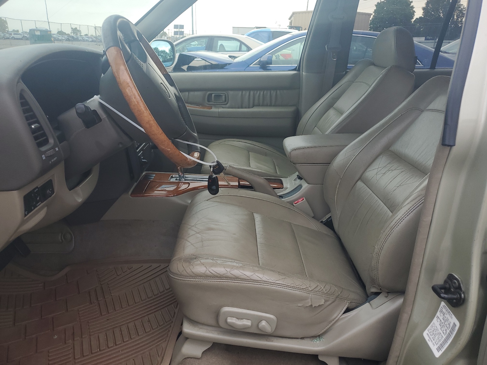 JNRDR09Y61W217972 2001 Infiniti Qx4