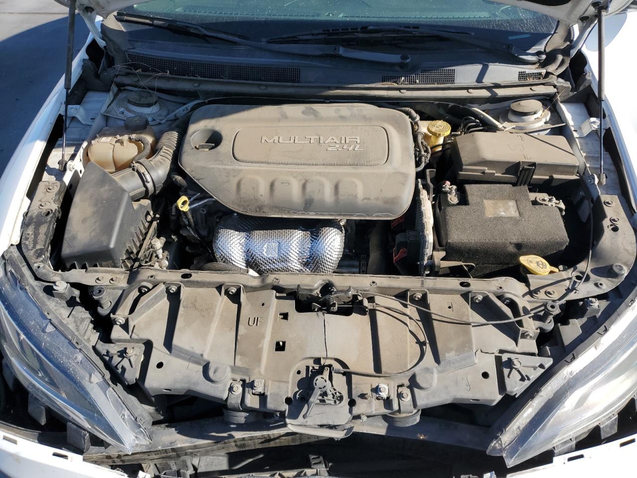 2015 Chrysler 200 Limited VIN: 1C3CCCAB8FN667453 Lot: 68756724