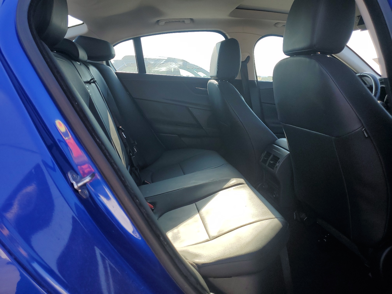 SAJAD4BGXHA963991 2017 Jaguar Xe Premium