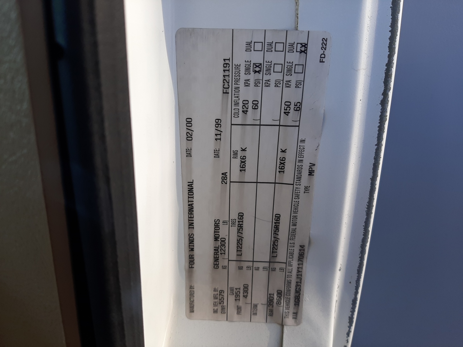 1GBJG31J1Y1170614 2000 Chevrolet Express G3500