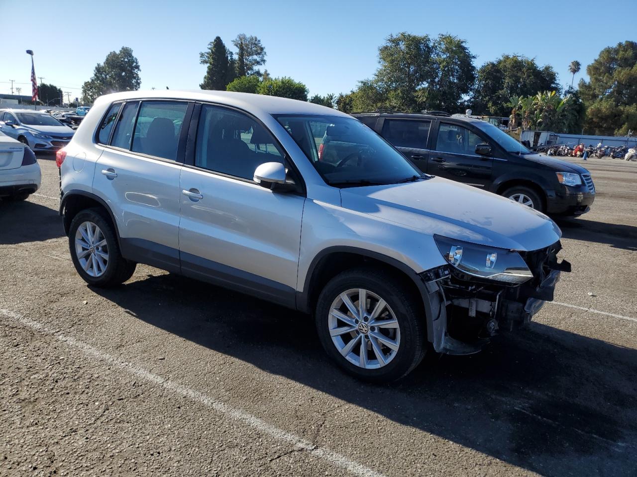 WVGAV7AX2HK050968 2017 Volkswagen Tiguan S