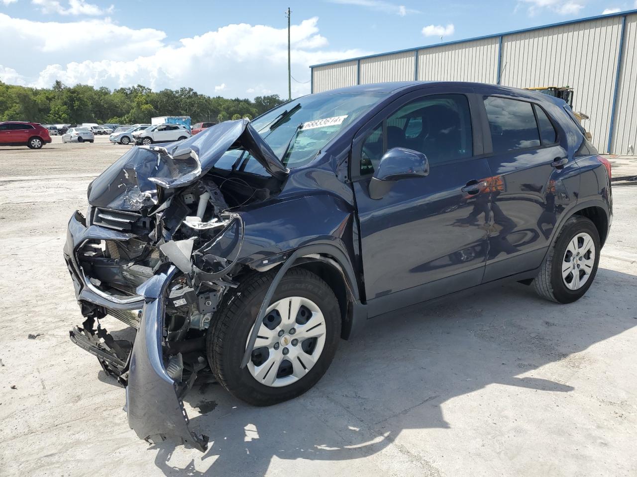 3GNCJKSB9KL113785 2019 CHEVROLET TRAX - Image 1