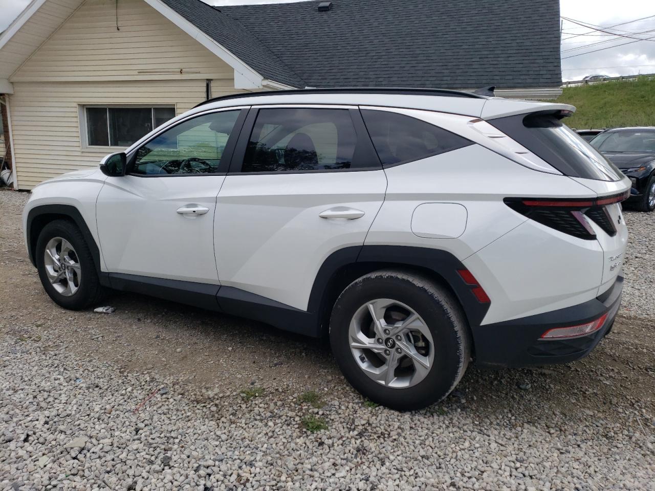 5NMJB3AE6NH116689 2022 HYUNDAI TUCSON - Image 2