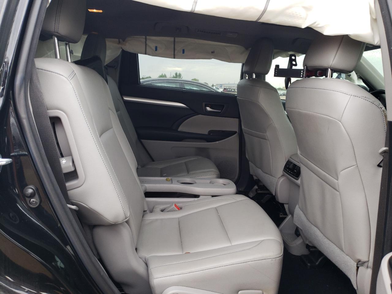 2018 Toyota Highlander Se VIN: 5TDJZRFH9JS860523 Lot: 65316374