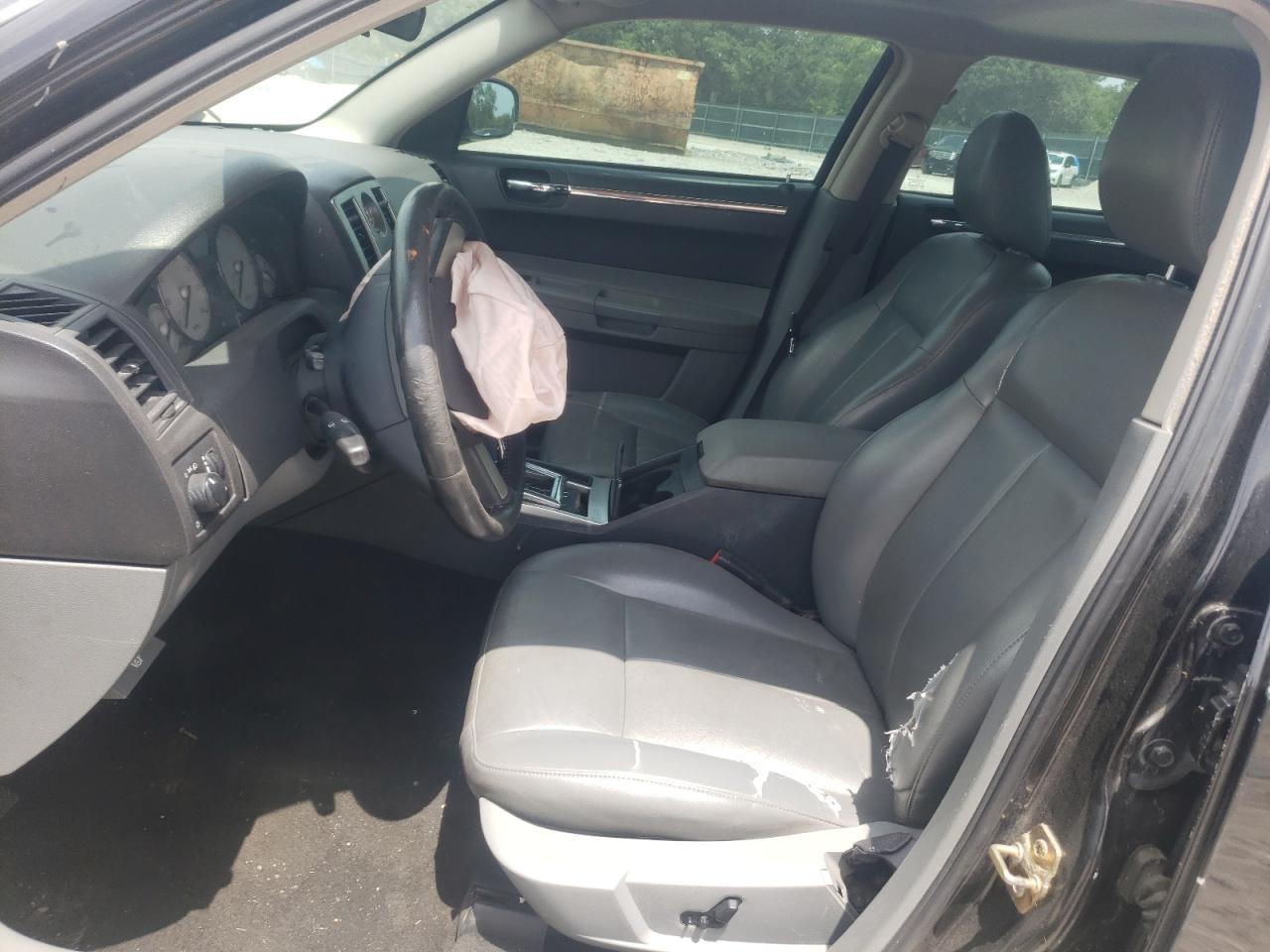 2005 Chrysler 300 - Image 7