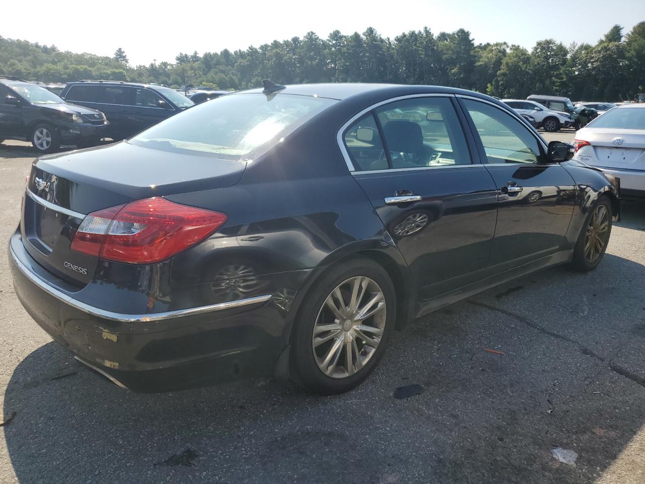 2014 Hyundai Genesis 3.8L VIN: KMHGC4DD8EU261673 Lot: 65462124