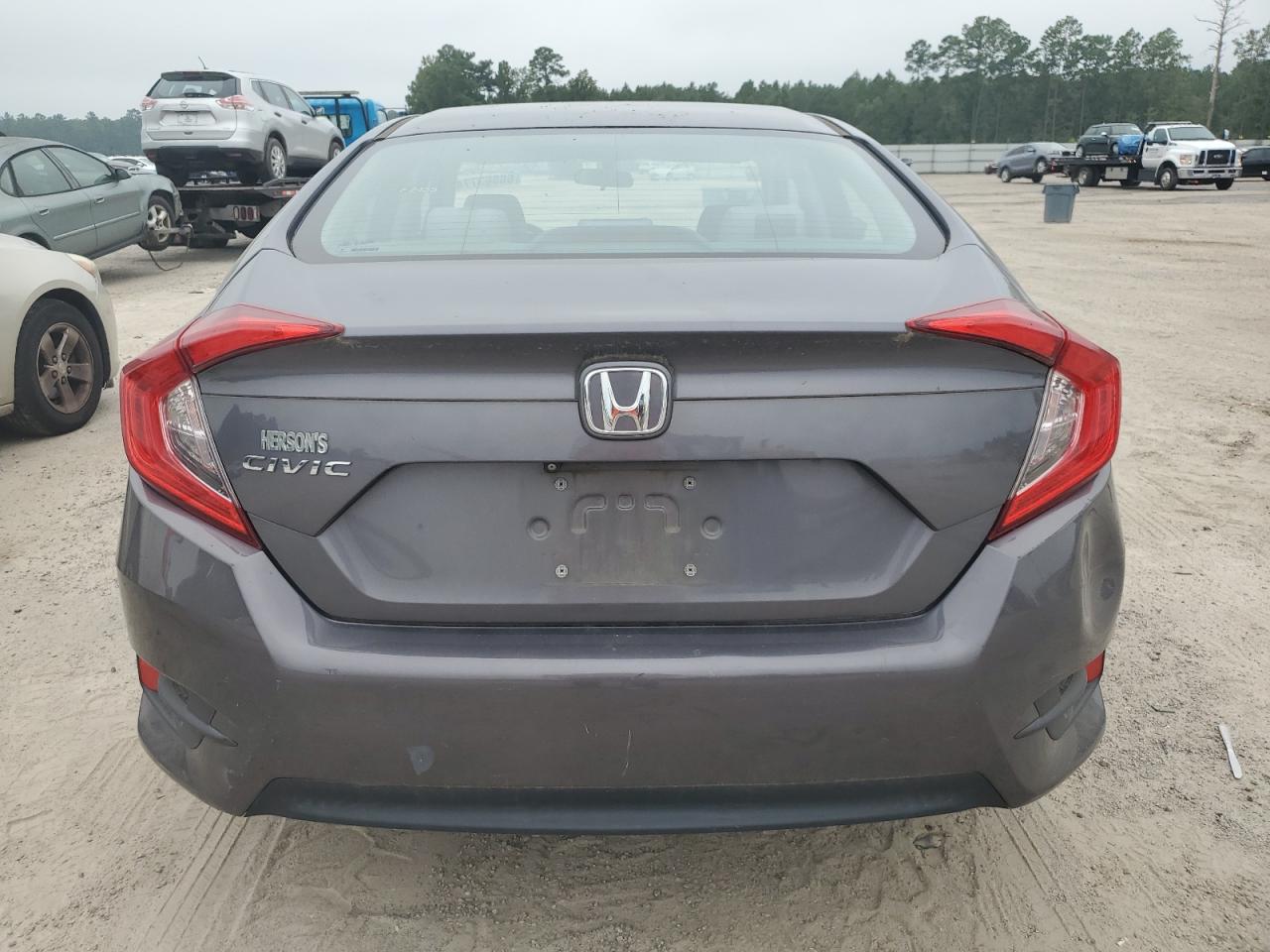 2HGFC2F53HH568834 2017 Honda Civic Lx