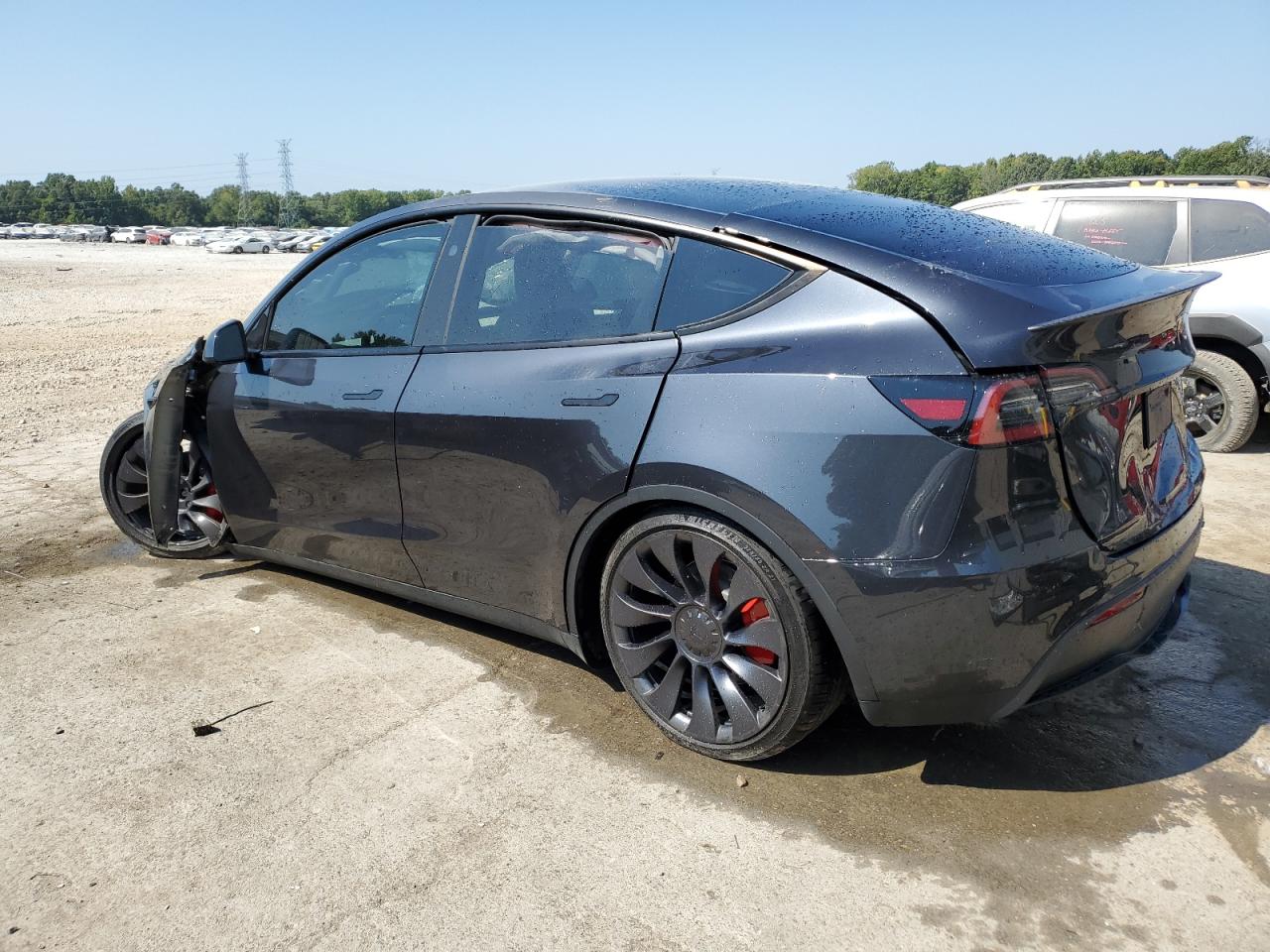 7SAYGDEF5RF038666 2024 TESLA MODEL Y - Image 2