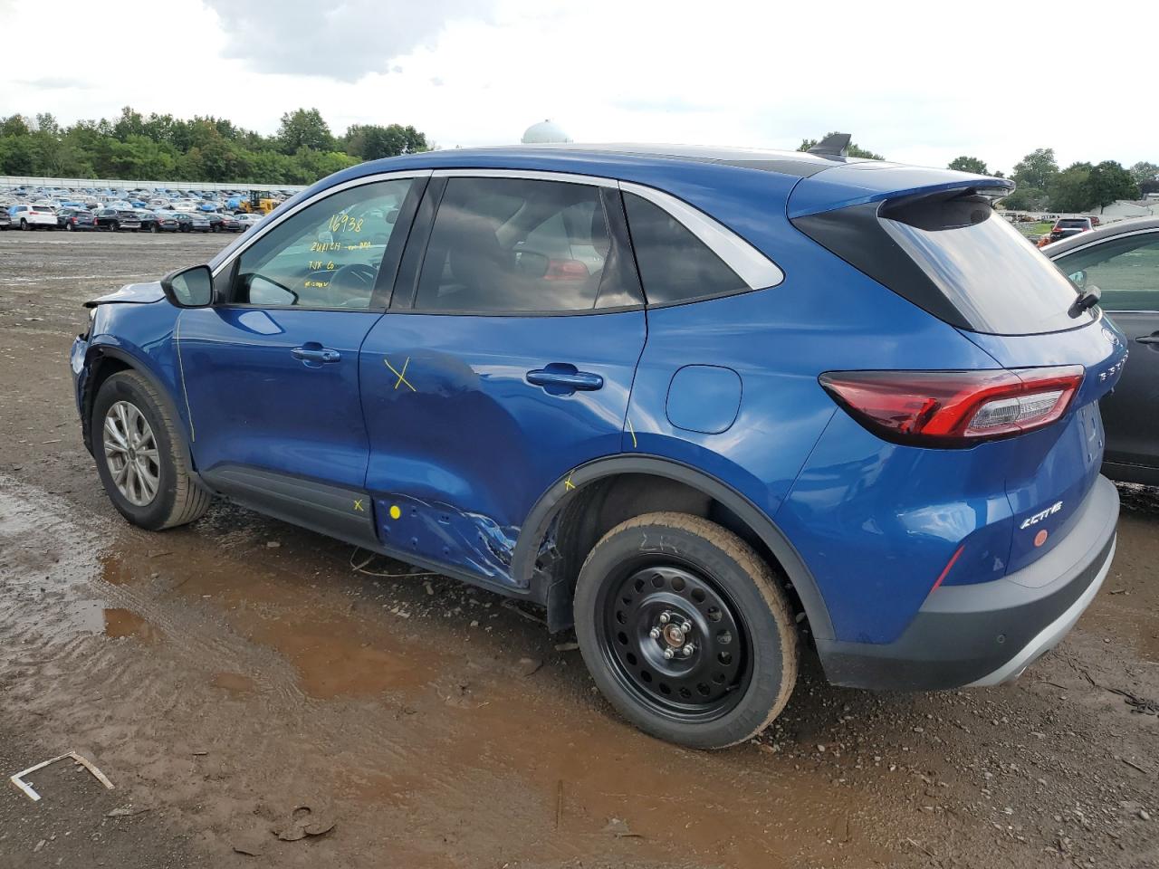 2023 Ford Escape - Image 2
