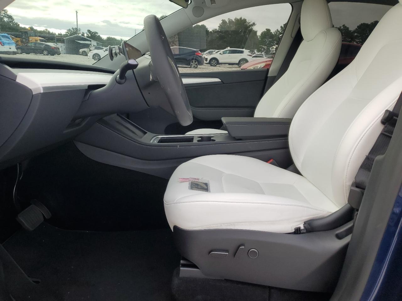 7SAYGDEE4PA159335 2023 Tesla Model Y