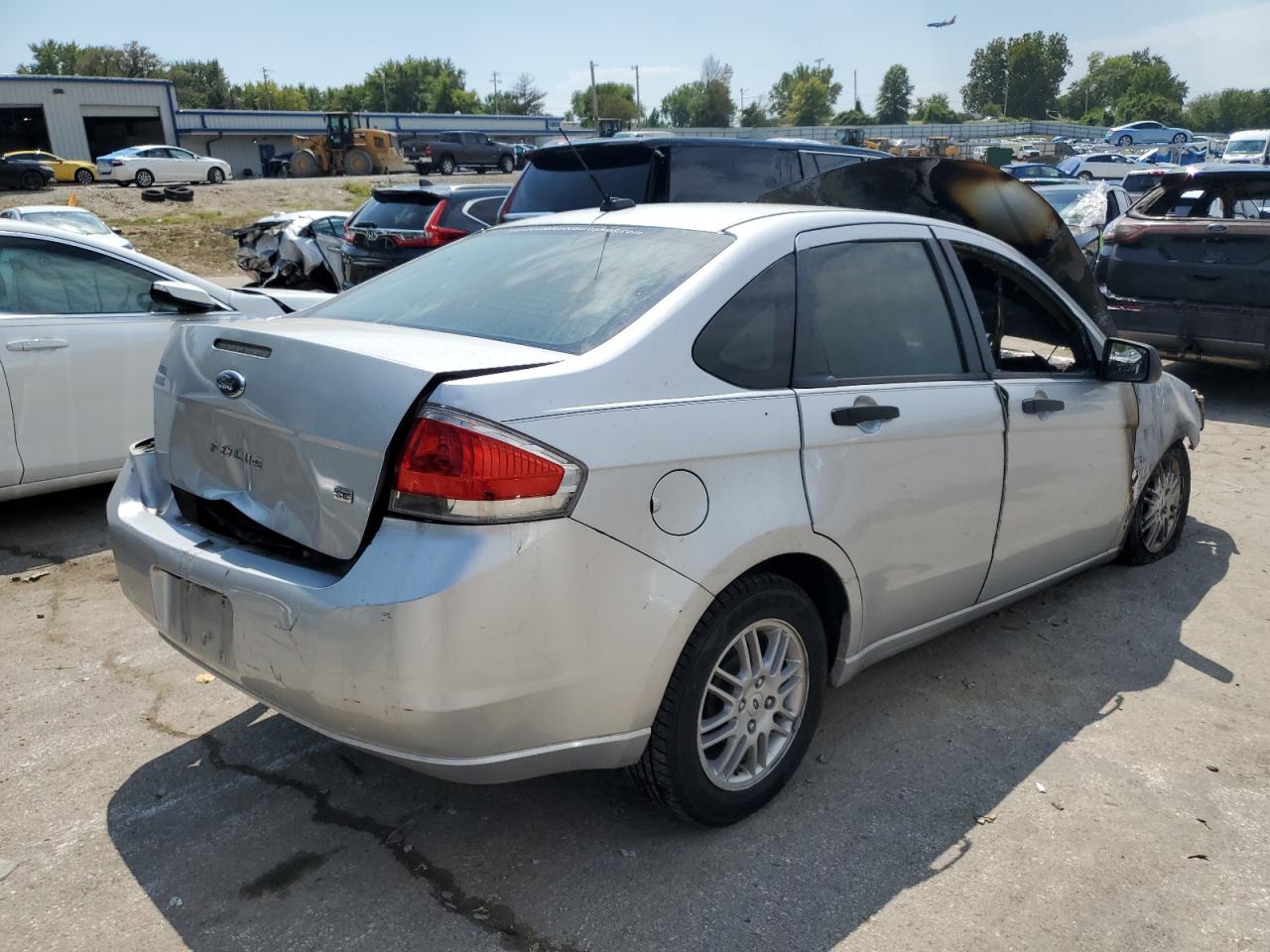2010 Ford Focus - Image 3