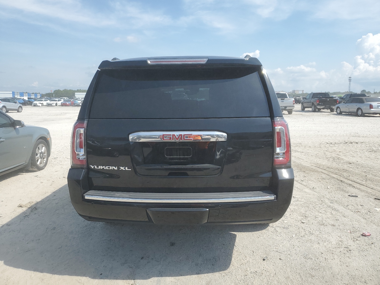 1GKS1JKJ7FR126852 2015 GMC Yukon Xl Denali