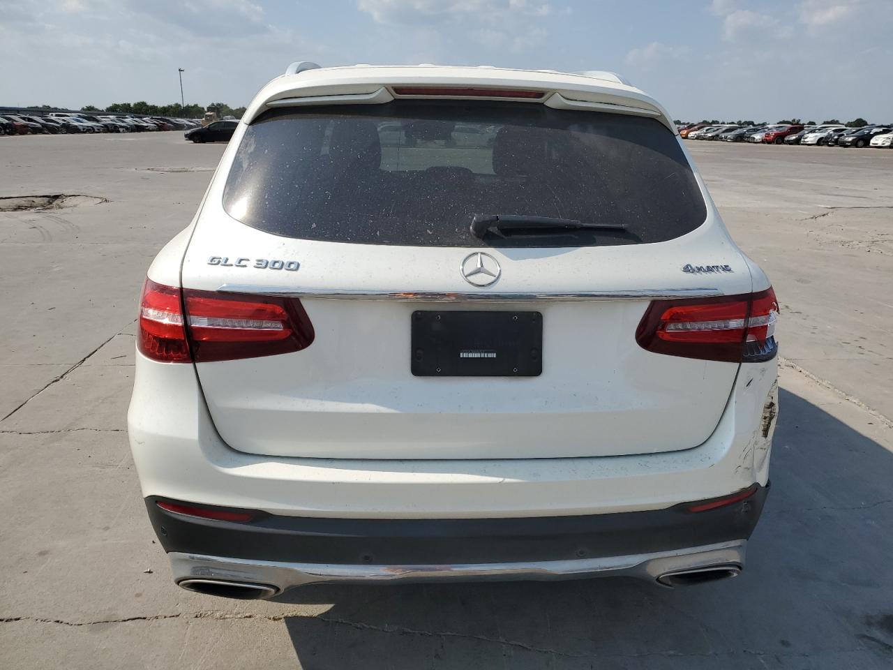 WDC0G4KB4JV050562 2018 Mercedes-Benz Glc 300 4Matic