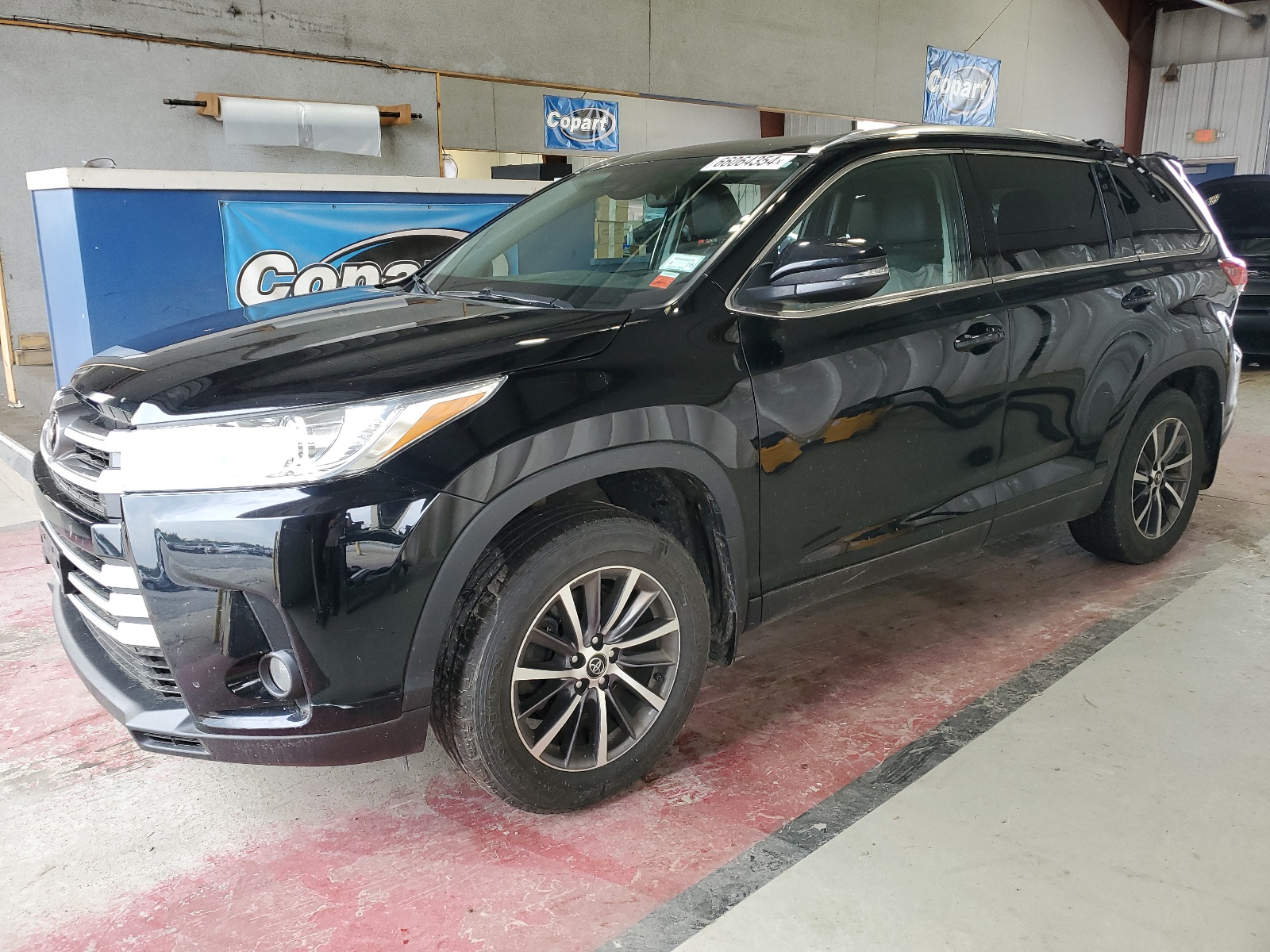 5TDJZRFHXKS606546 2019 Toyota Highlander Se