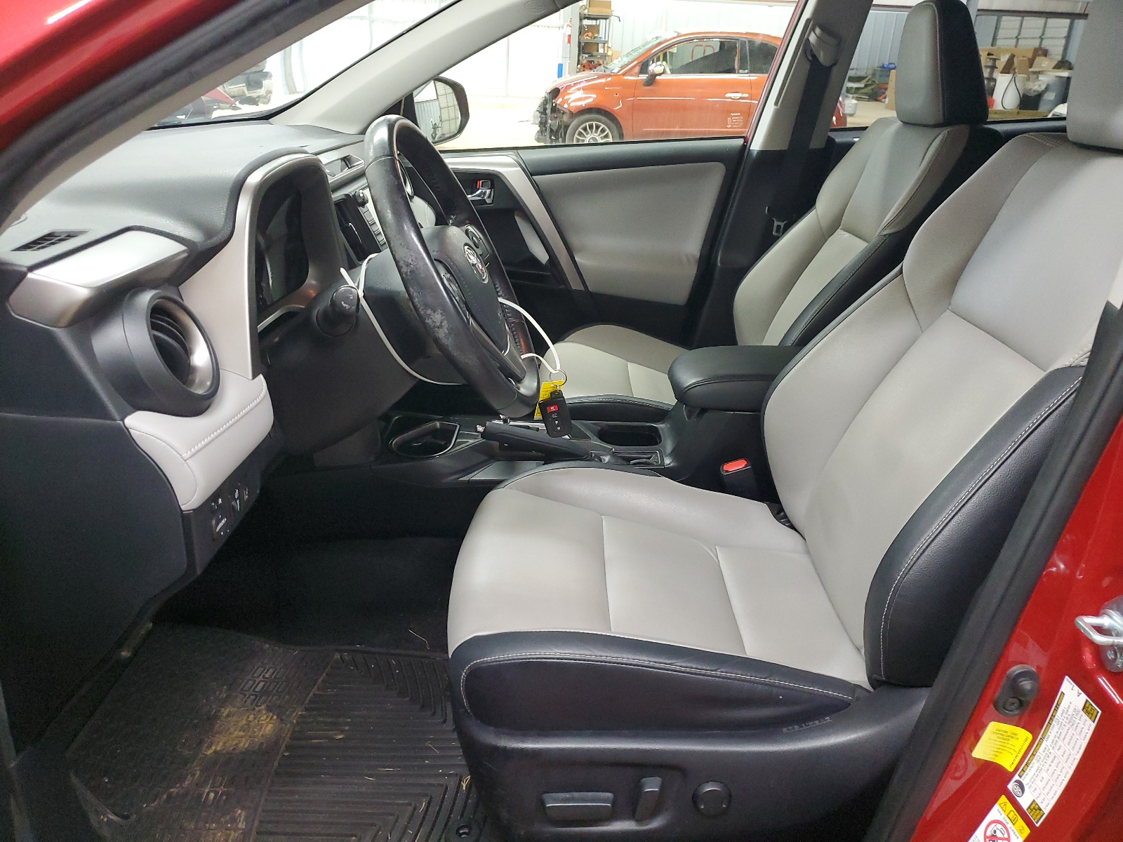 JTMYFREV2HJ117482 2017 Toyota Rav4 Limited