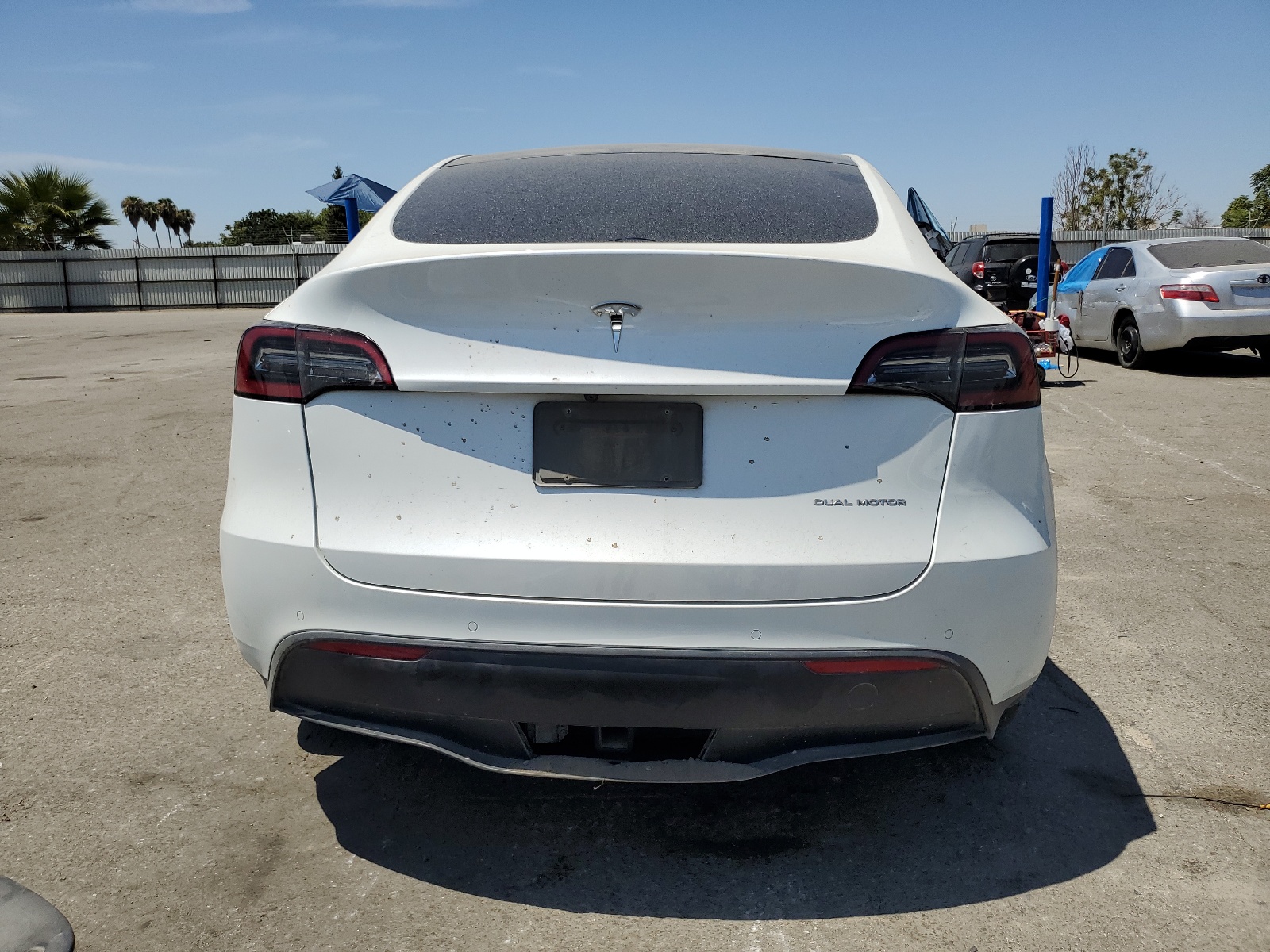 7SAYGDEE3NF437576 2022 Tesla Model Y