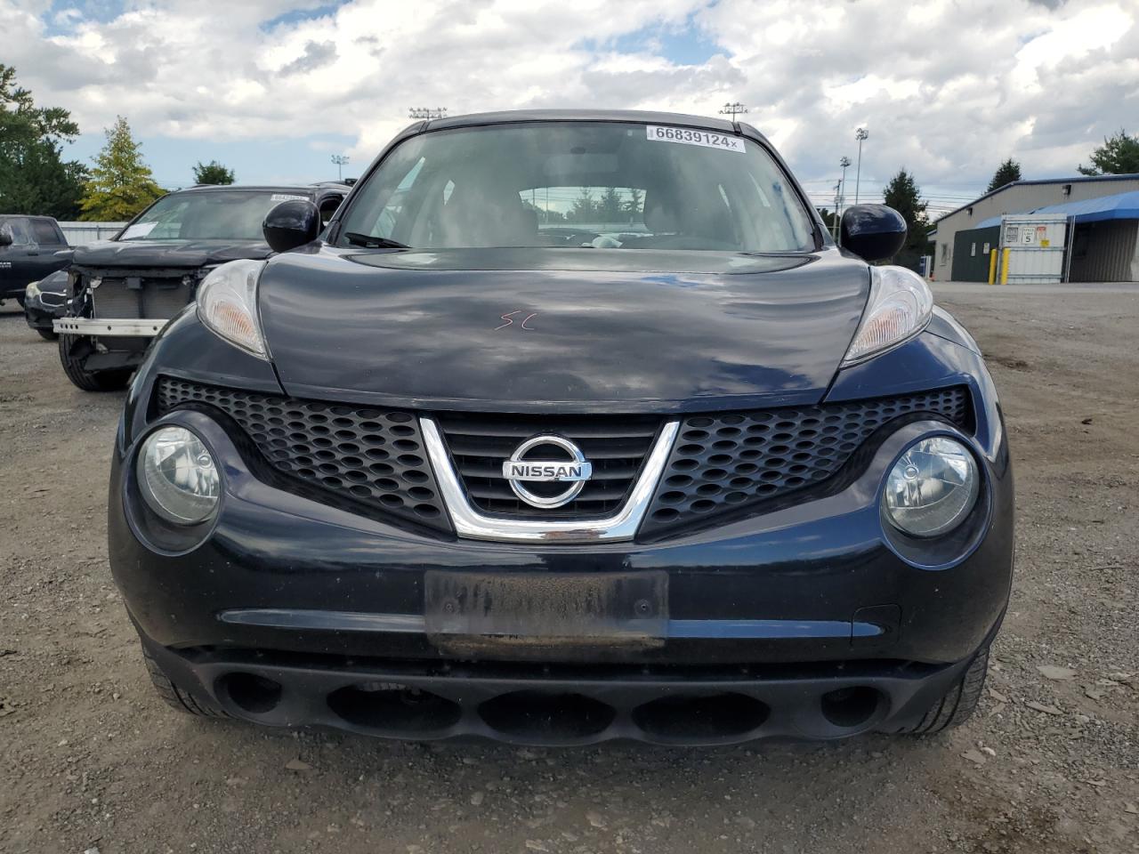 2011 Nissan Juke S VIN: JN8AF5MVXBT028559 Lot: 66839124