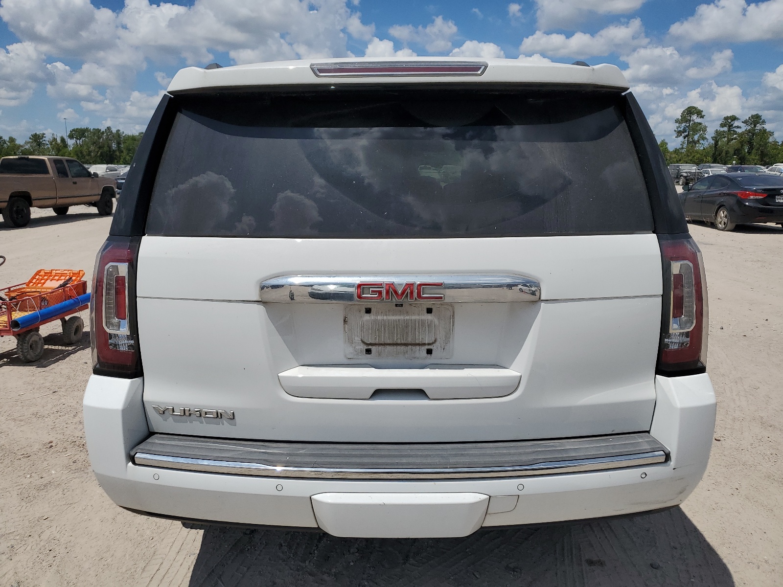 1GKS1CKJ3FR579085 2015 GMC Yukon Denali