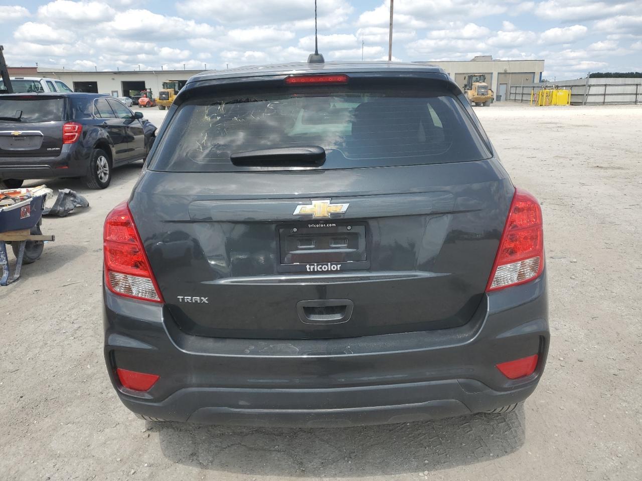 3GNCJKSB5LL215456 Chevrolet Trax LS 6