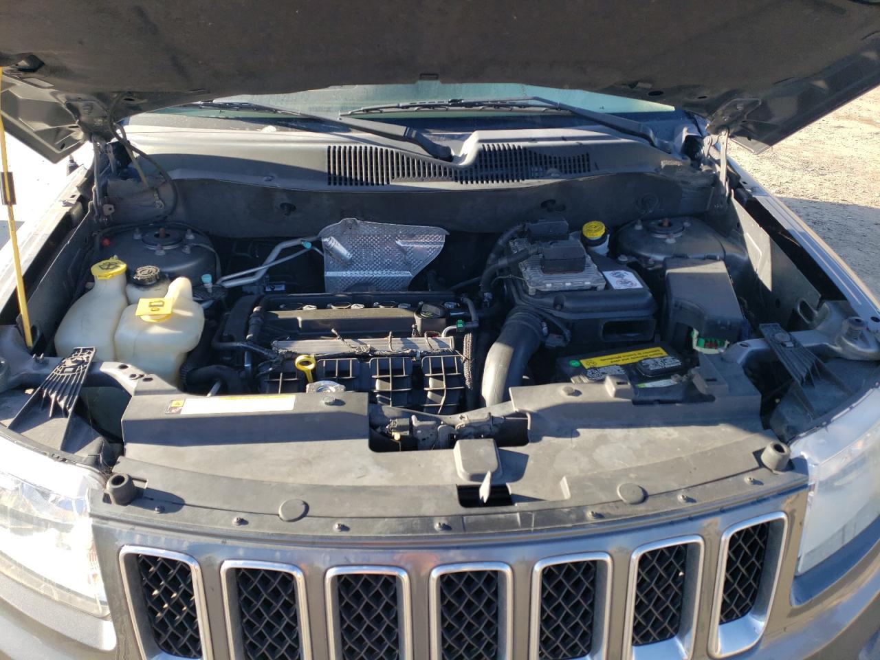 2011 Jeep Compass - Image 11