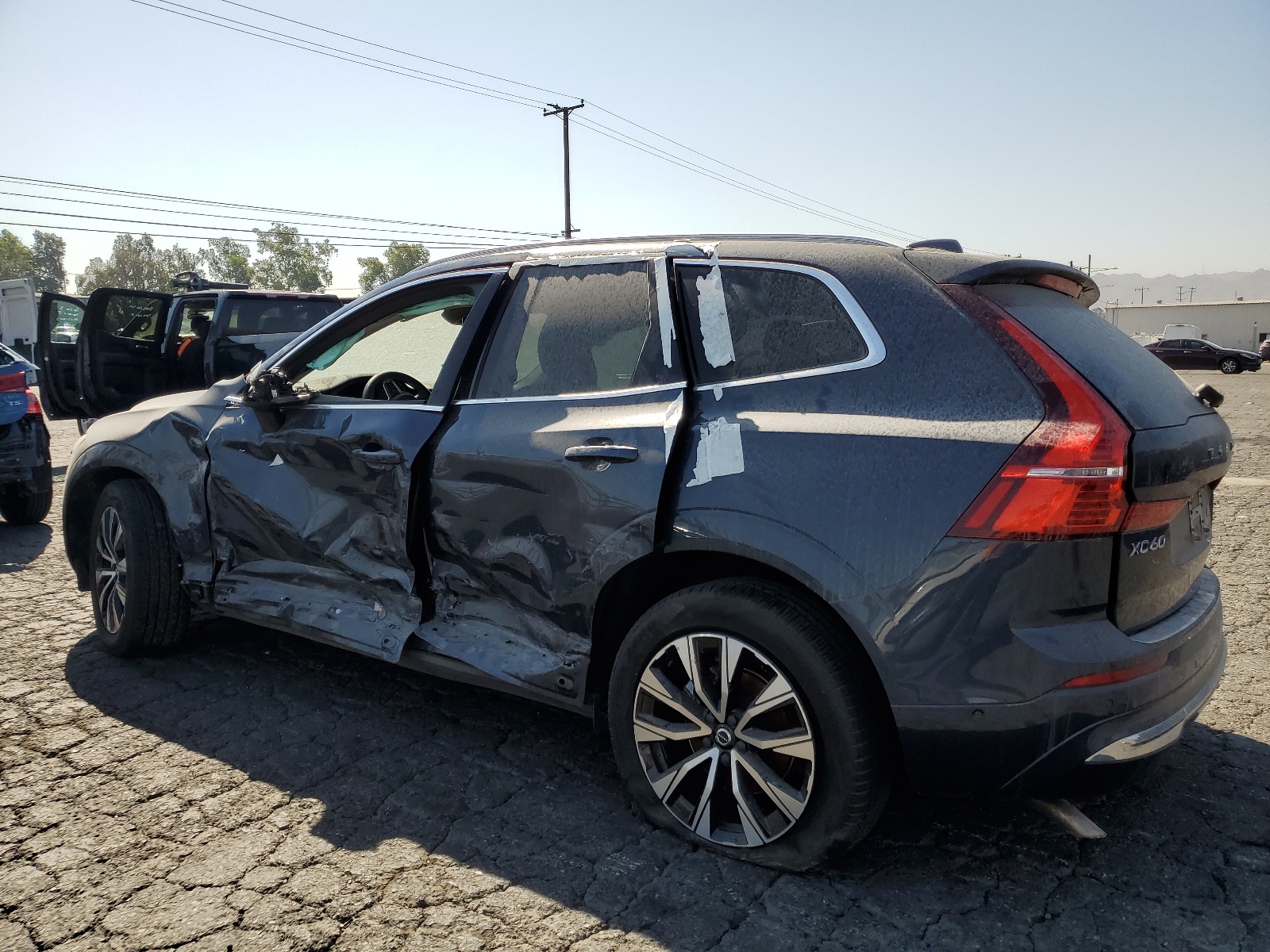 2023 Volvo Xc60 Plus vin: YV4L12RN8P1375897
