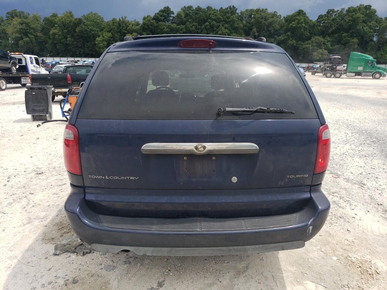 2005 Chrysler Town & Country Touring VIN: 2C4GP54L65R325177 Lot: 65775984