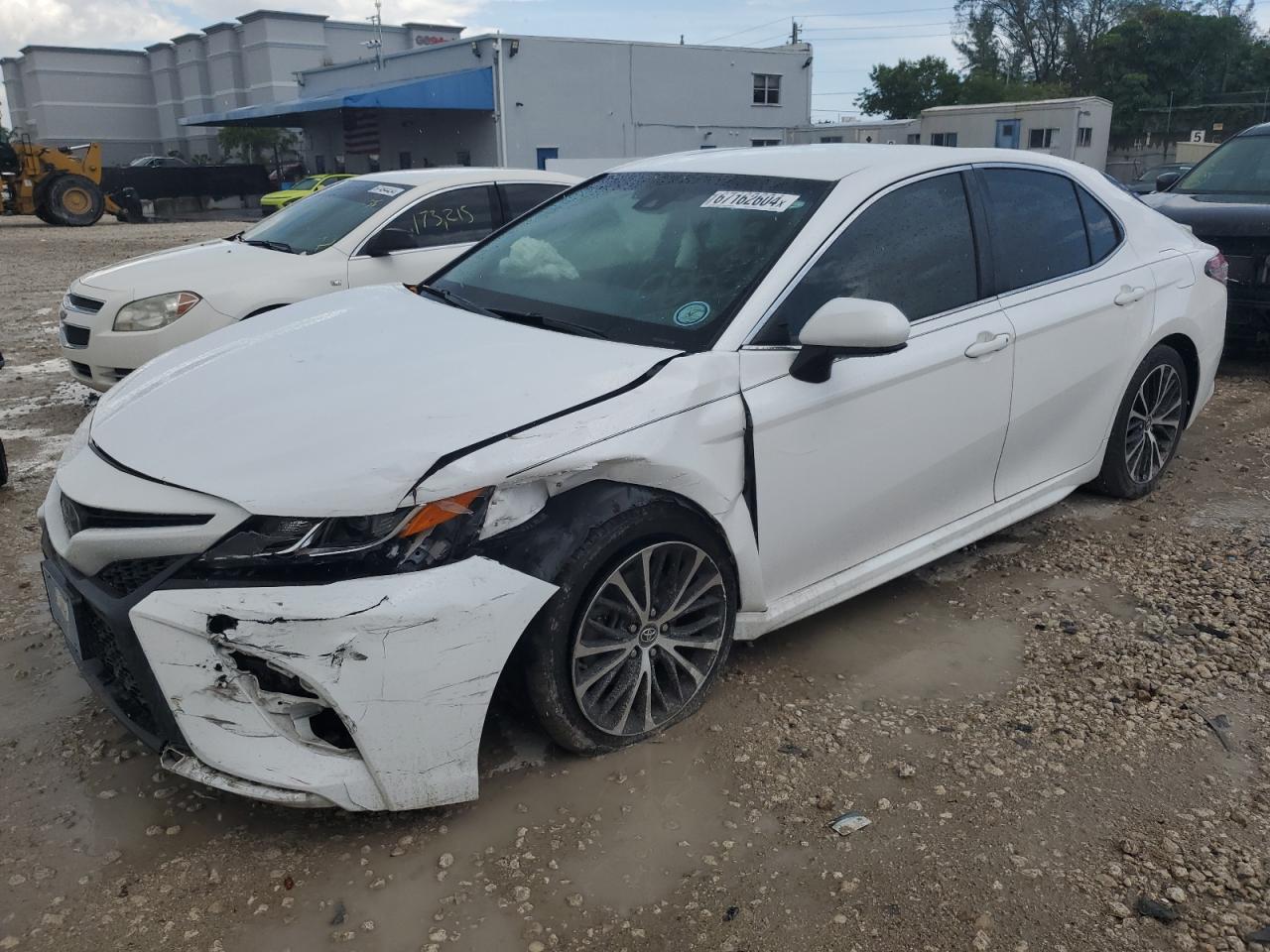 4T1B11HK2JU159223 2018 TOYOTA CAMRY - Image 1