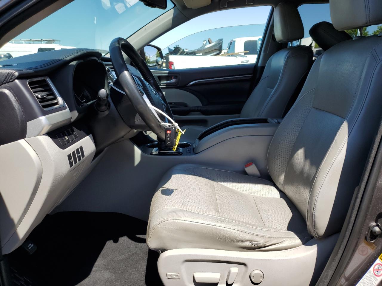 2015 Toyota Highlander Limited VIN: 5TDDKRFH4FS168744 Lot: 65438324