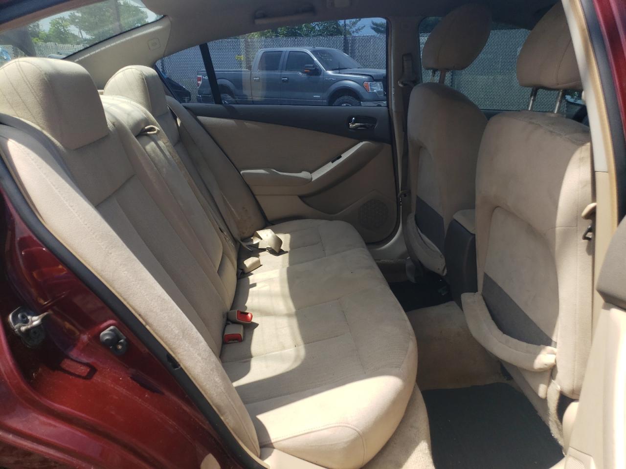 2010 Nissan Altima - Image 10