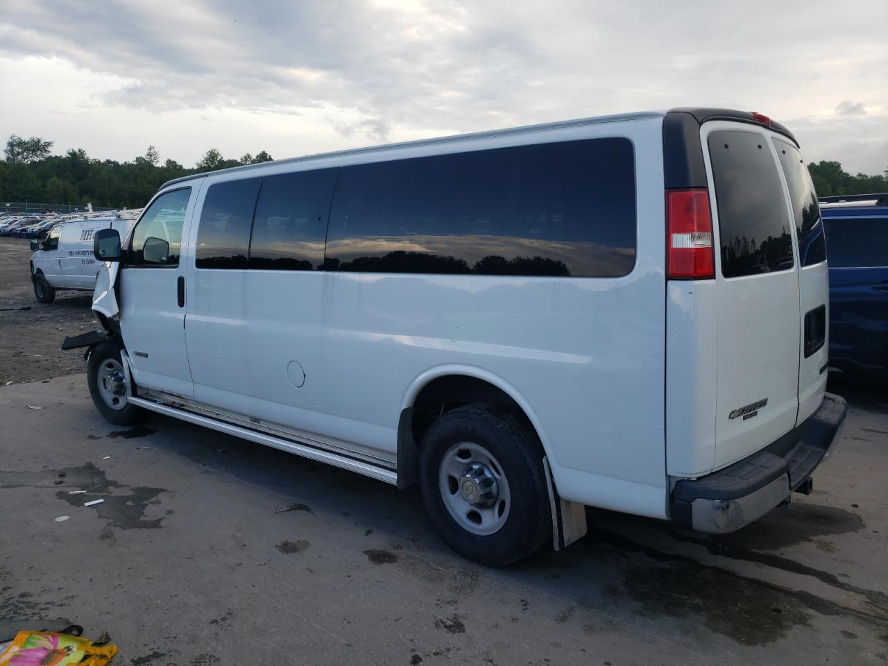 2005 Chevrolet Express G3500 VIN: 1GAHG39U751253655 Lot: 65588354