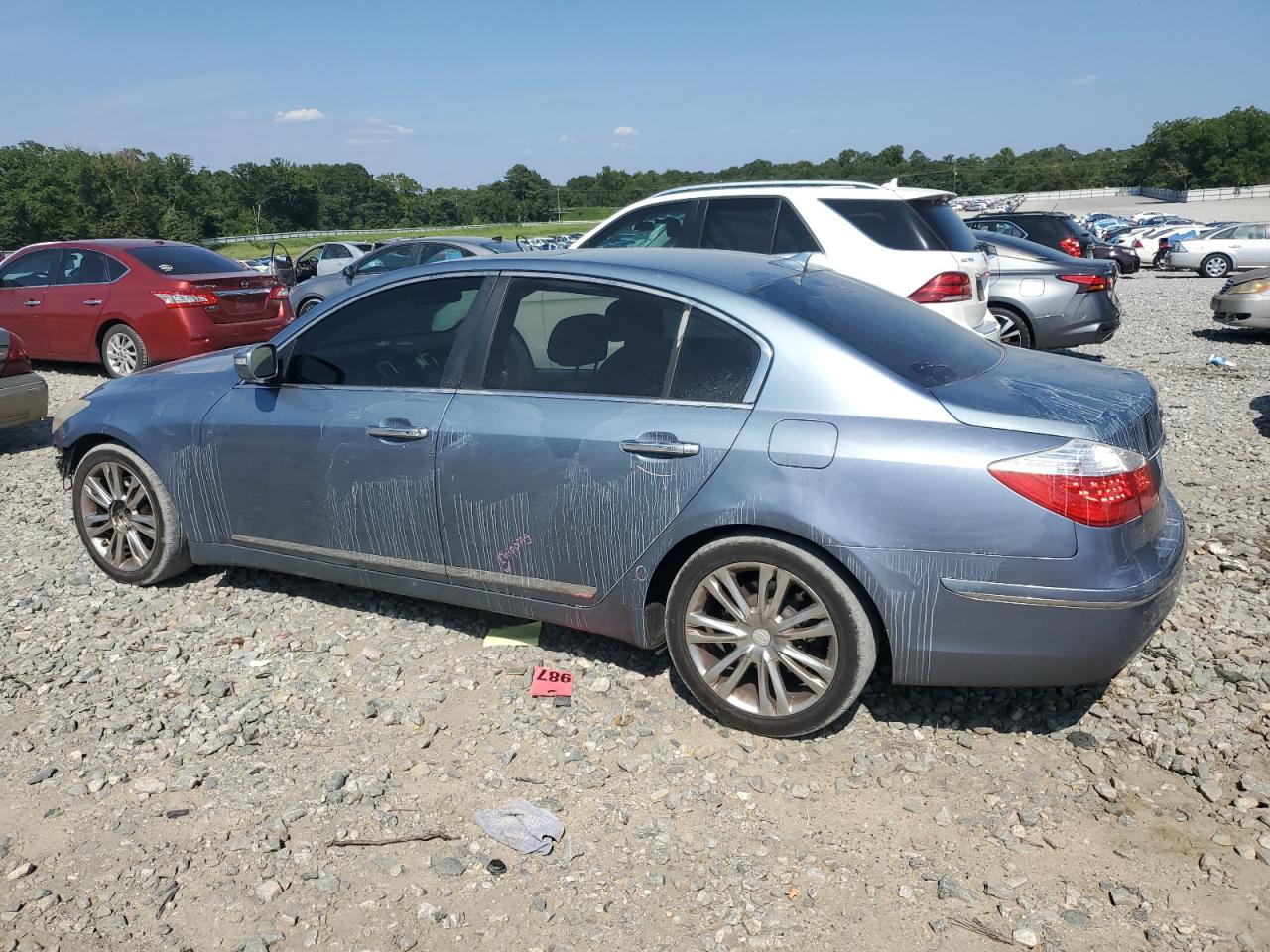 2011 Hyundai Genesis - Image 2