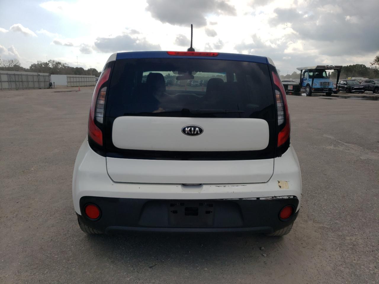 2018 Kia Soul VIN: KNDJN2A22J7589191 Lot: 65828444