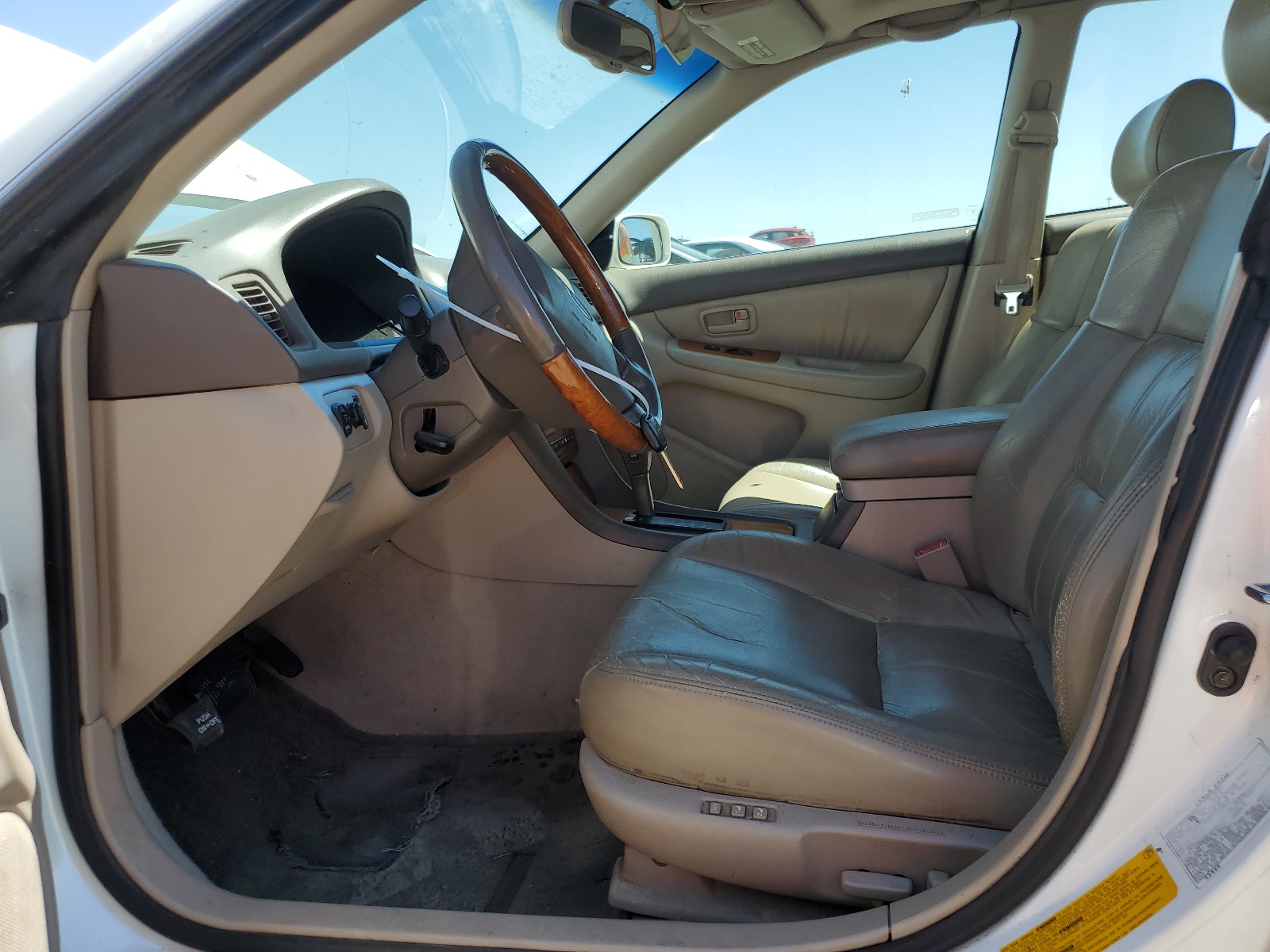 JT8BF28G9Y0262873 2000 Lexus Es 300