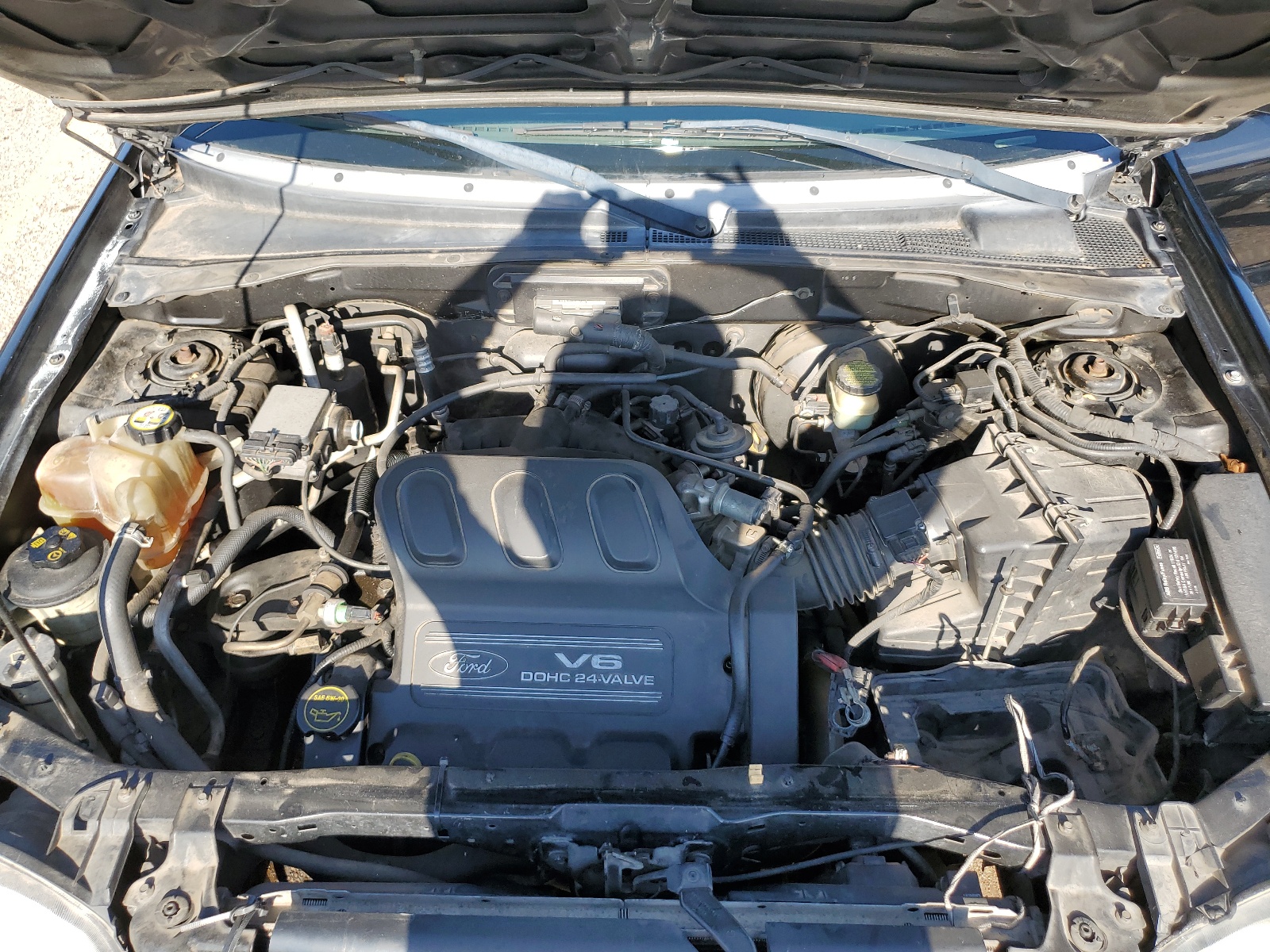 1FMCU04182KA93132 2002 Ford Escape Xlt