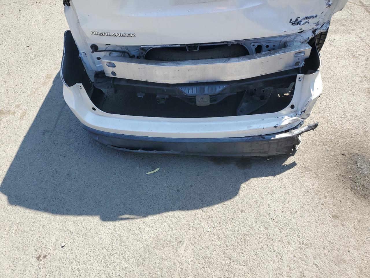 2015 Toyota Highlander Le VIN: 5TDBKRFH2FS132039 Lot: 68142214