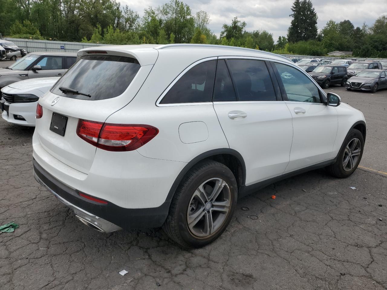 VIN WDC0G4JB1GF113766 2016 MERCEDES-BENZ GLC-CLASS no.3