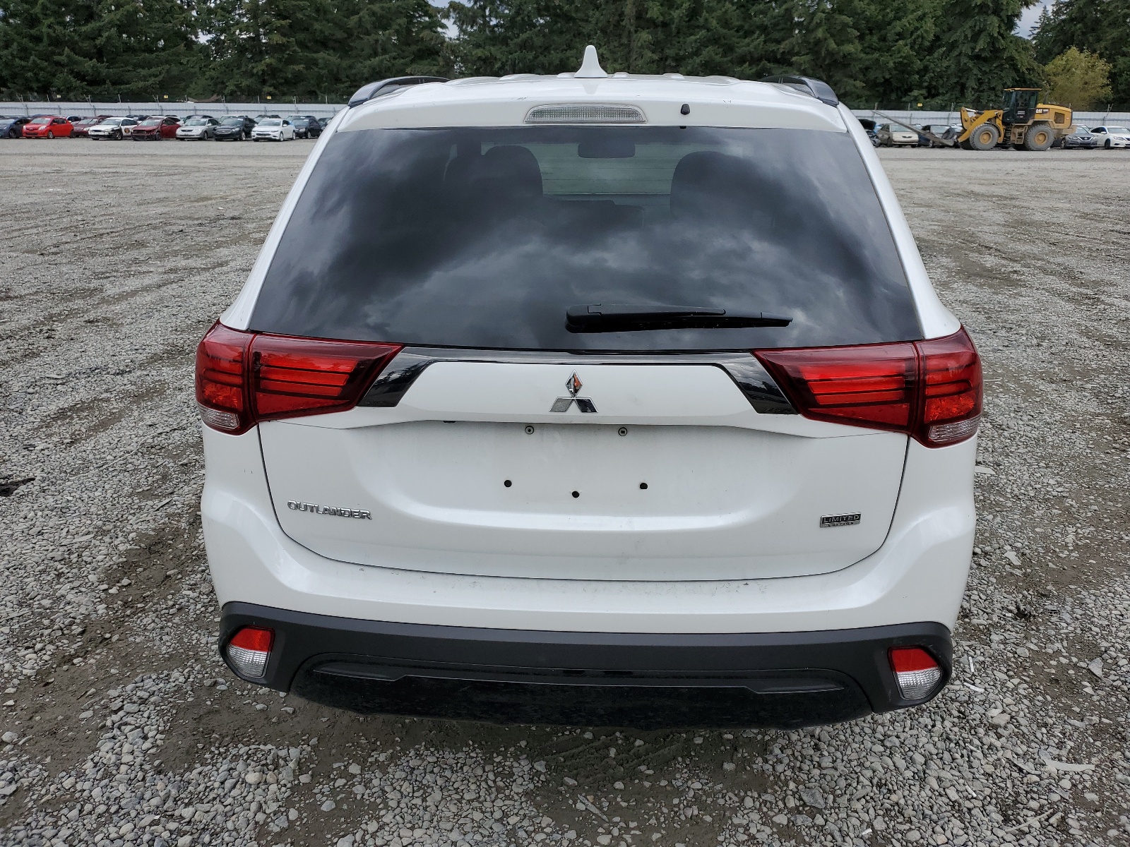 JA4AZ3A32LZ042619 2020 Mitsubishi Outlander Se