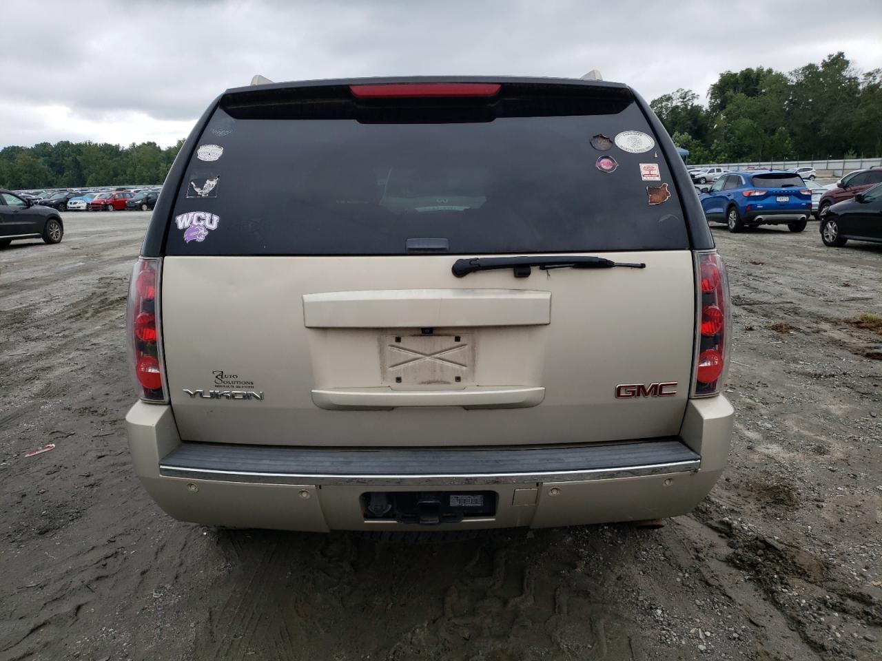 1GKFK63827J339831 2007 GMC Yukon Denali