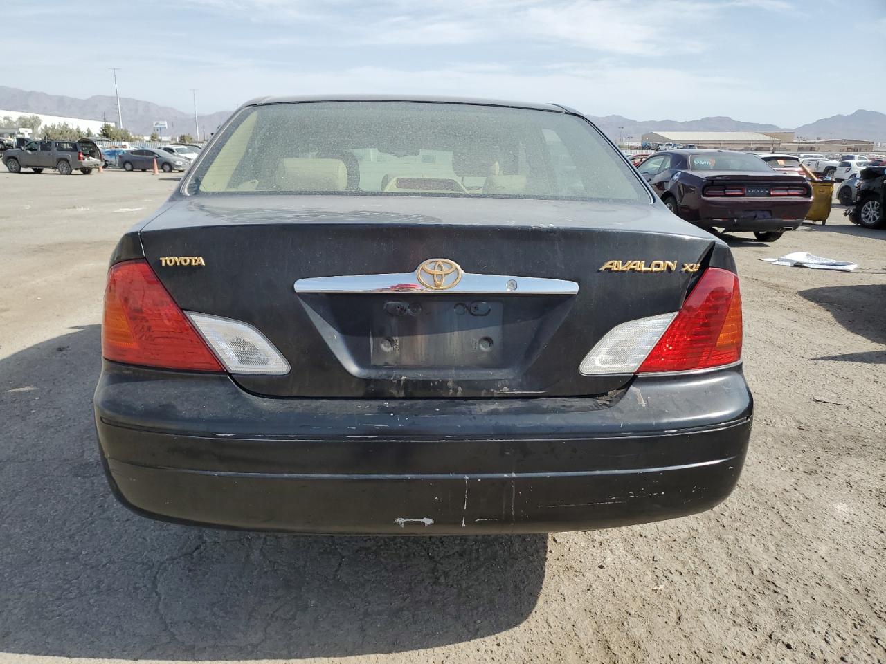 2000 Toyota Avalon Xl VIN: 4T1BF28B9YU093111 Lot: 66588994